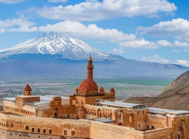 UÇAKLI VAN KARS KARADENİZ BATUM  TURU