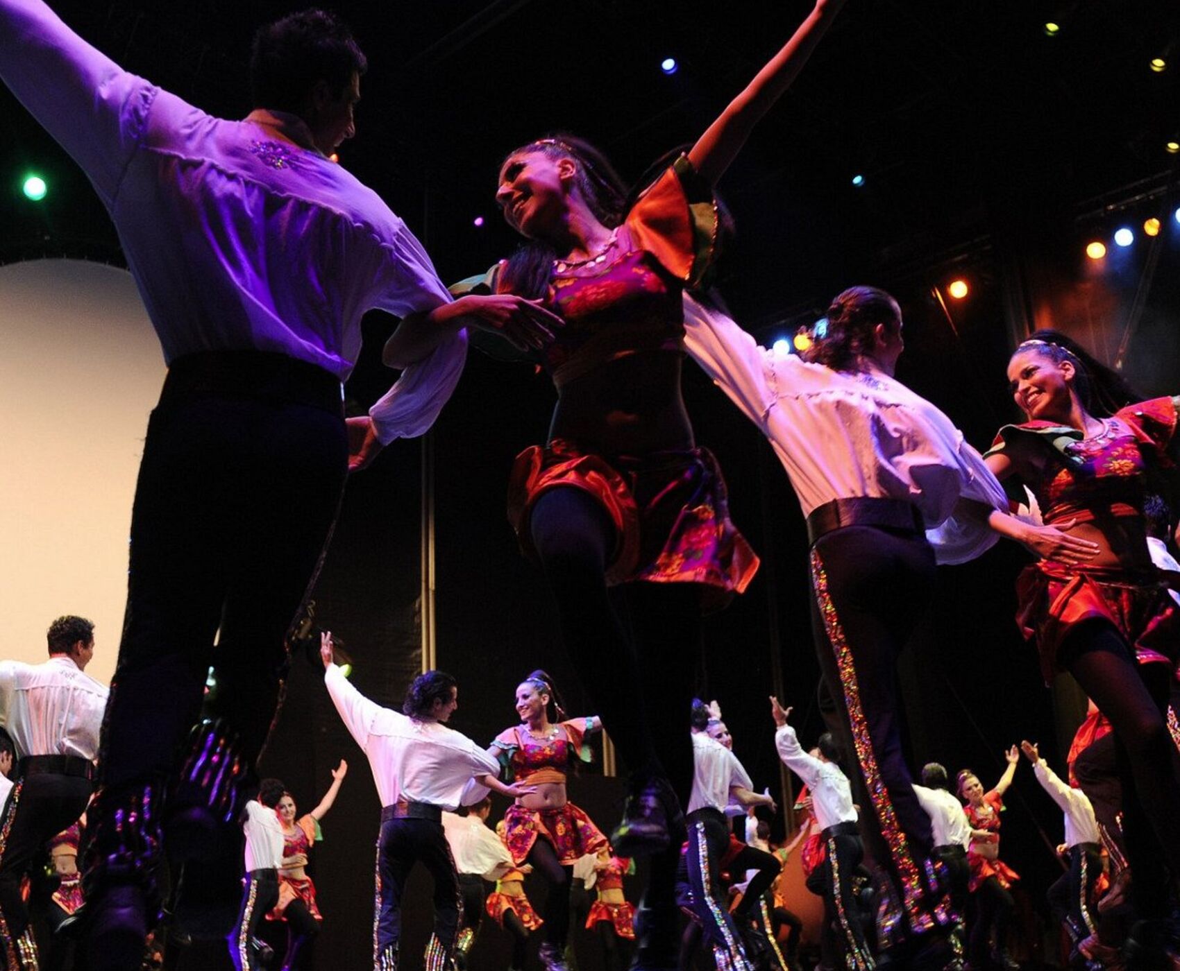 ANADOLU ATEŞİ DANSIN SULTANLARI