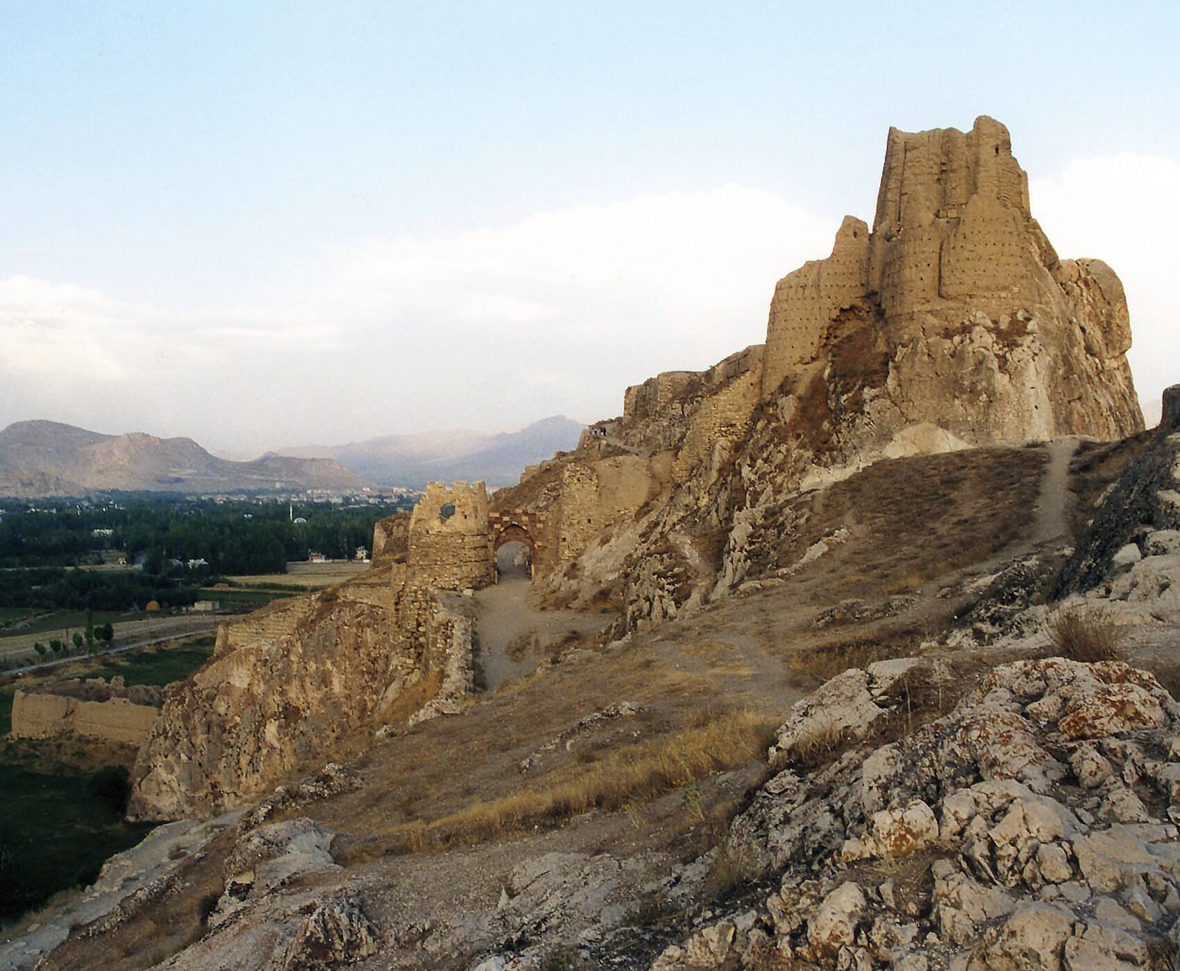 UÇAKLI VAN KARS KARADENİZ BATUM  TURU