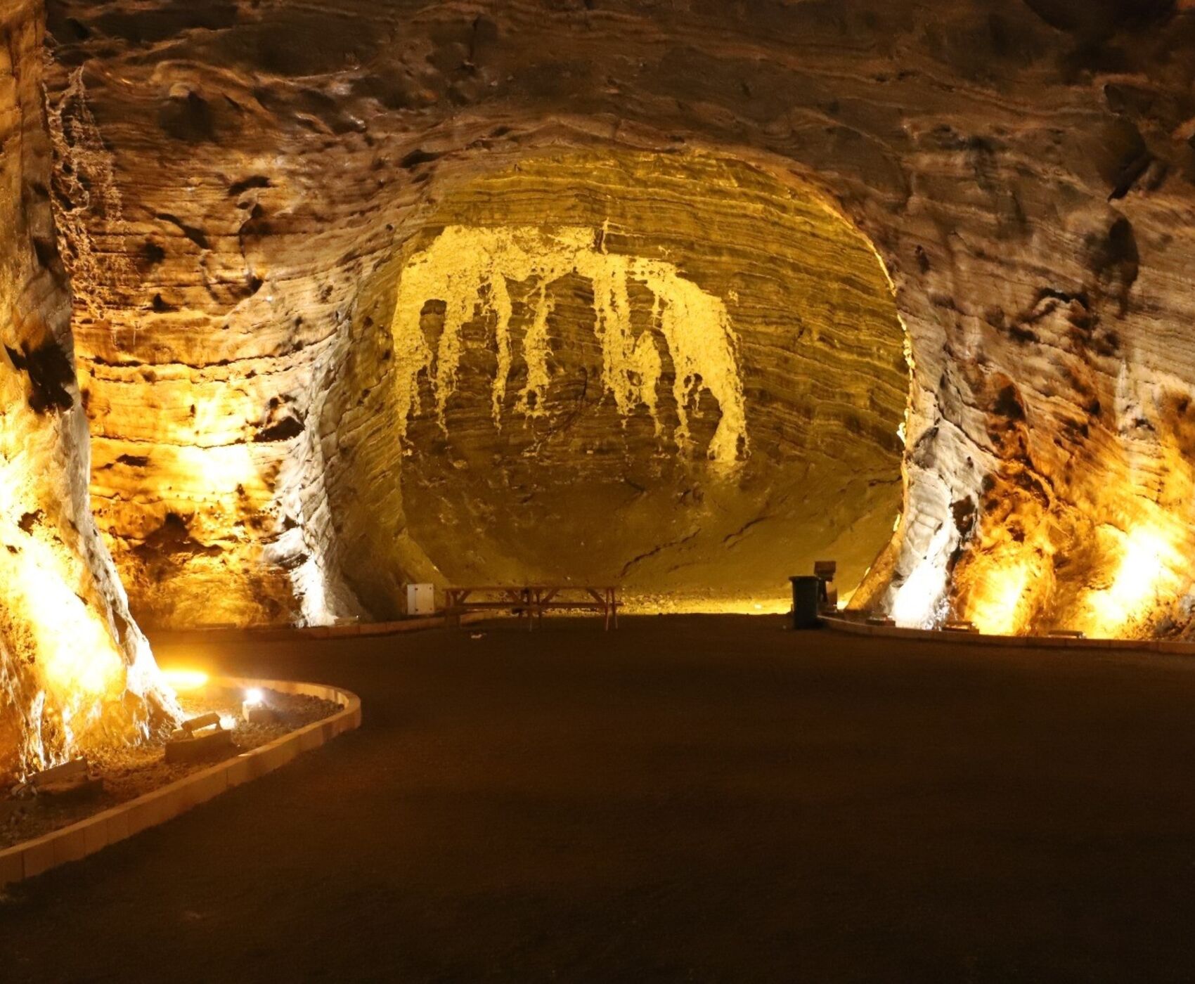 UÇAKLI VAN KARS KARADENİZ BATUM  TURU