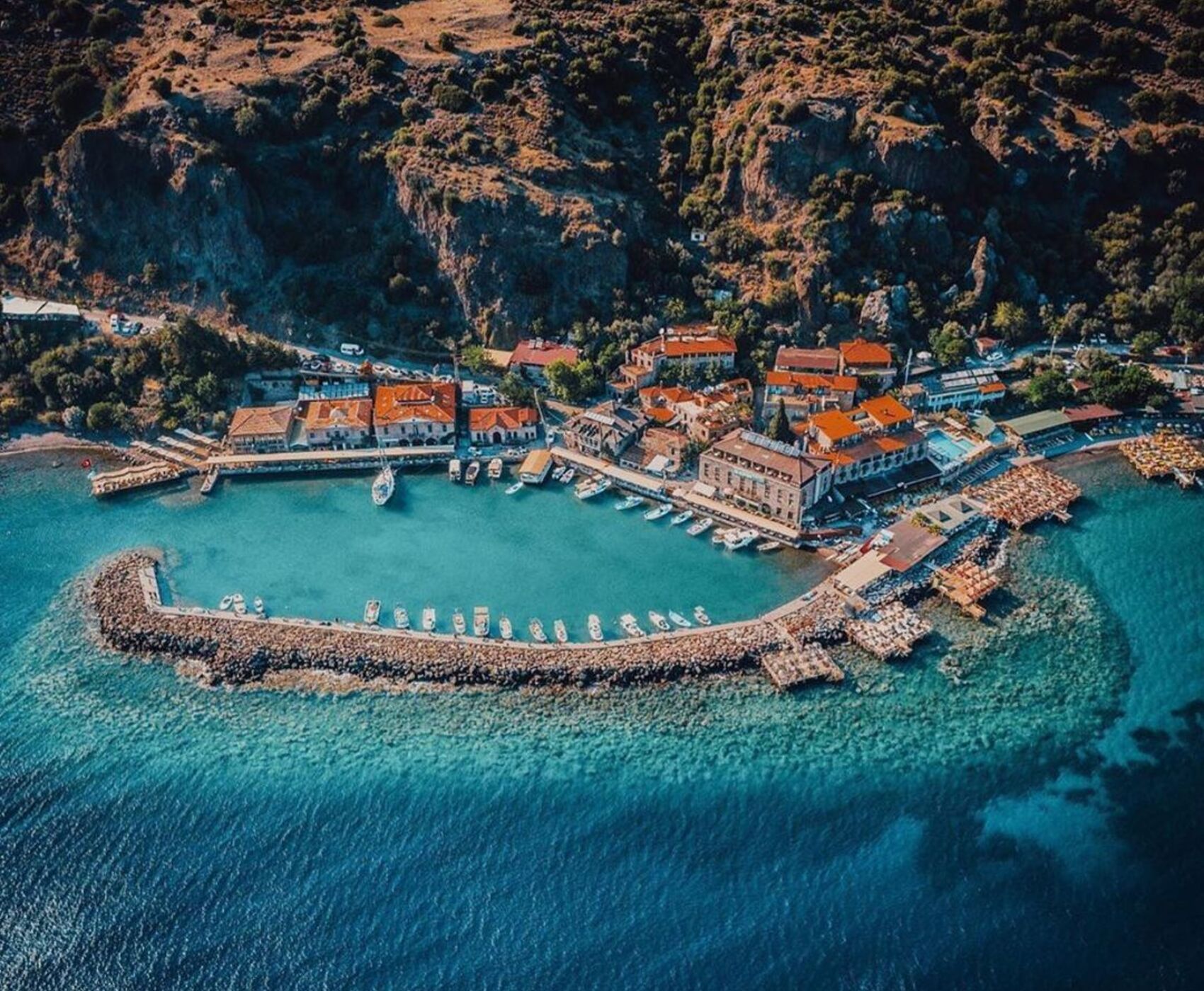 UÇAKLI BÜYÜK EGE İZMİR GÖKÇEADA BOZCAADA AYVALIK TURU