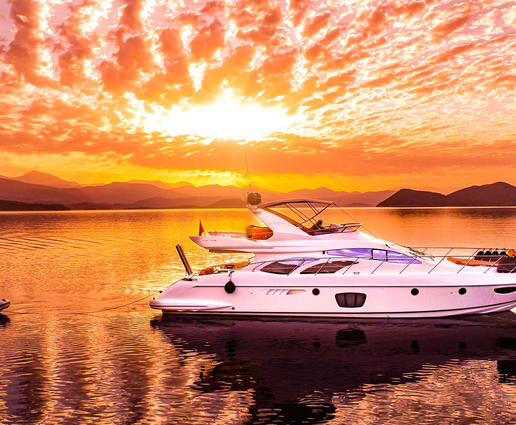 ÖZEL VIP MOTOR YAT TURU