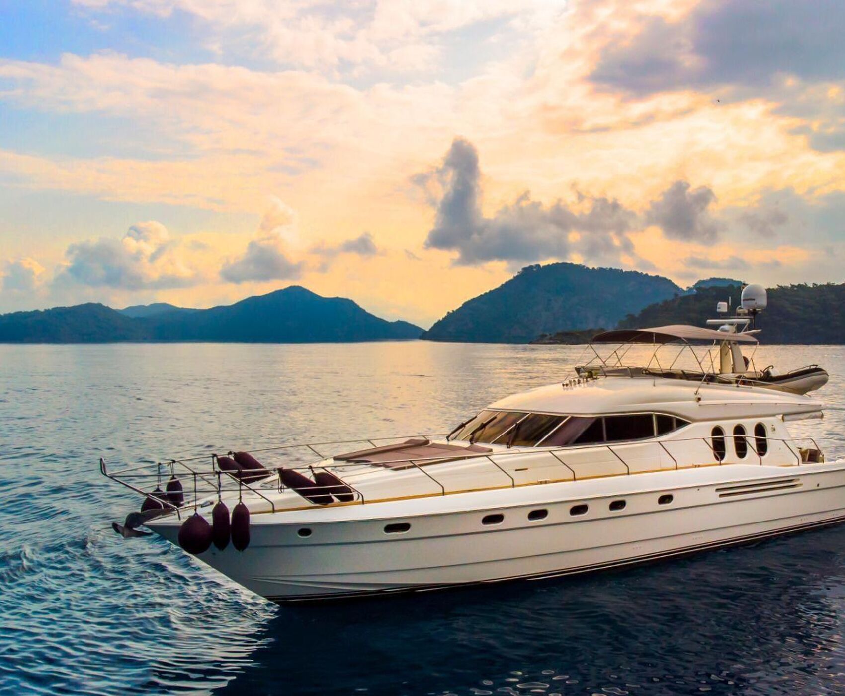 ÖZEL VIP MOTOR YAT TURU