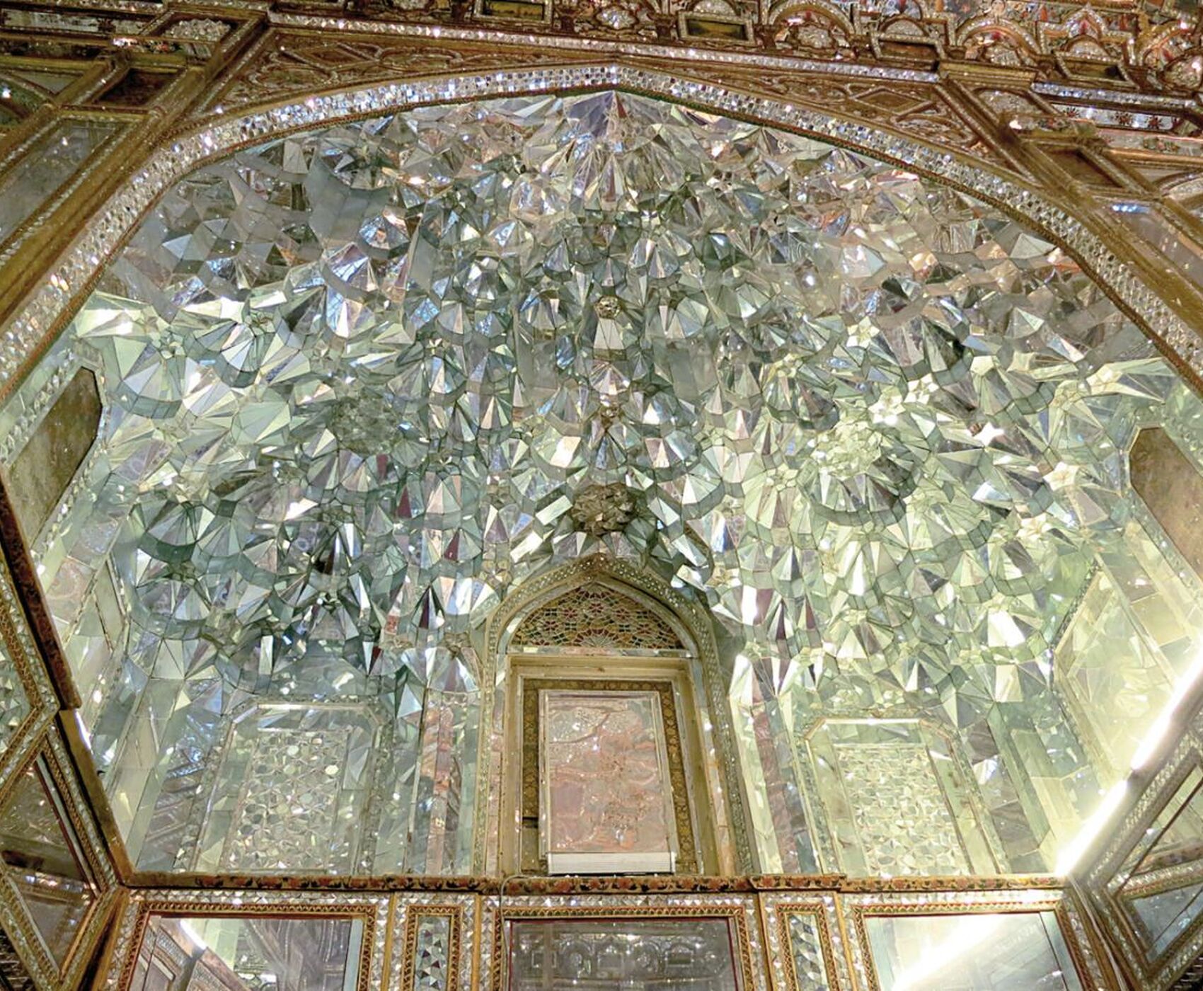 ANTALYA VE İSTANBUL DAN UÇAKLI BÜYÜK İRAN TURU