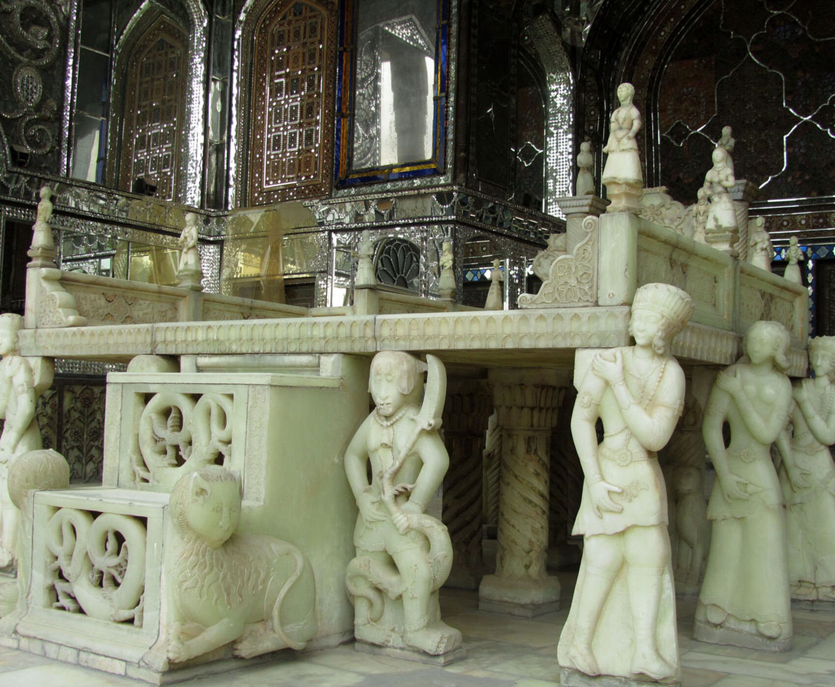 ANTALYA VE İSTANBUL DAN UÇAKLI BÜYÜK İRAN TURU