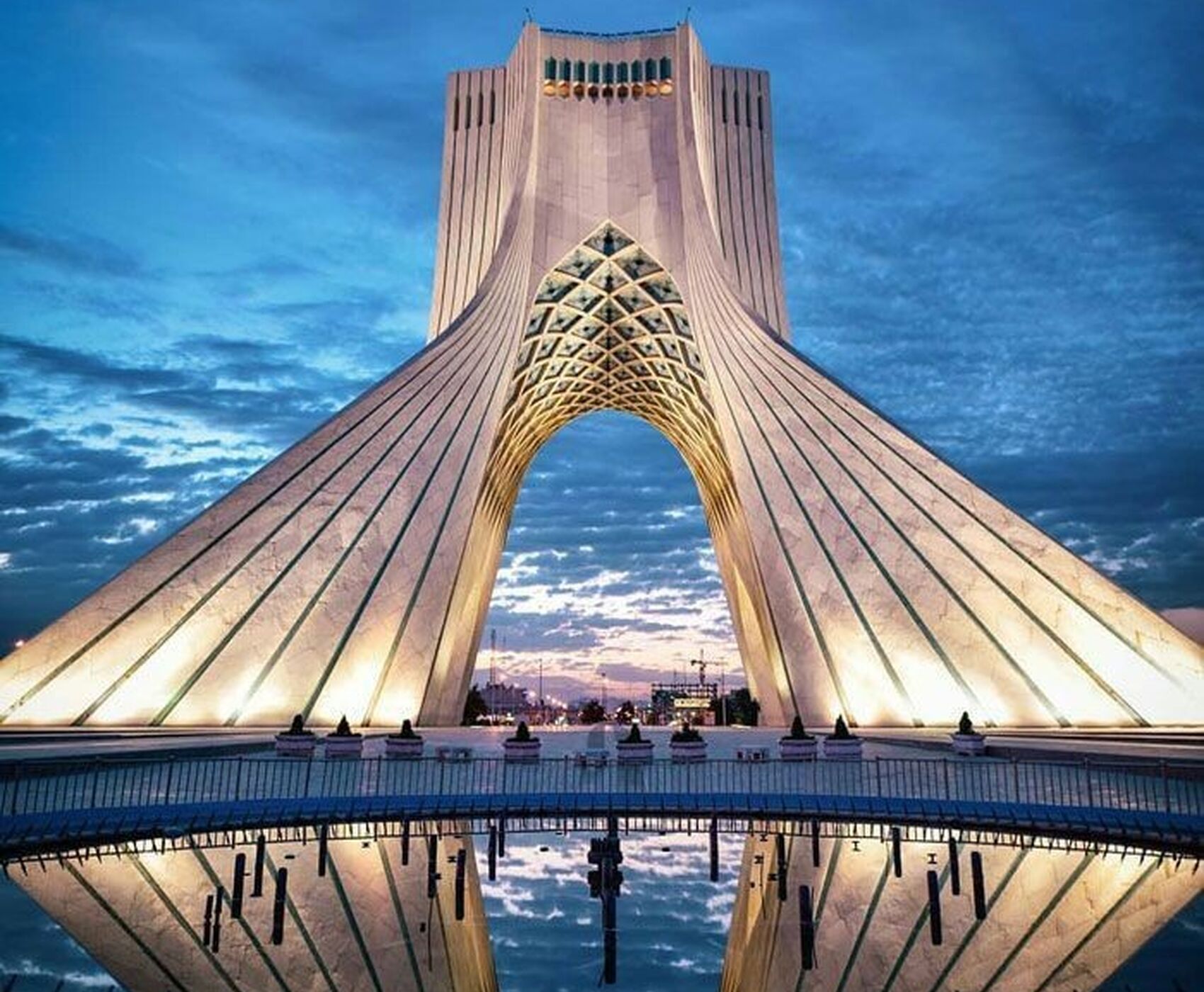 ANTALYA VE İSTANBUL DAN UÇAKLI BÜYÜK İRAN TURU