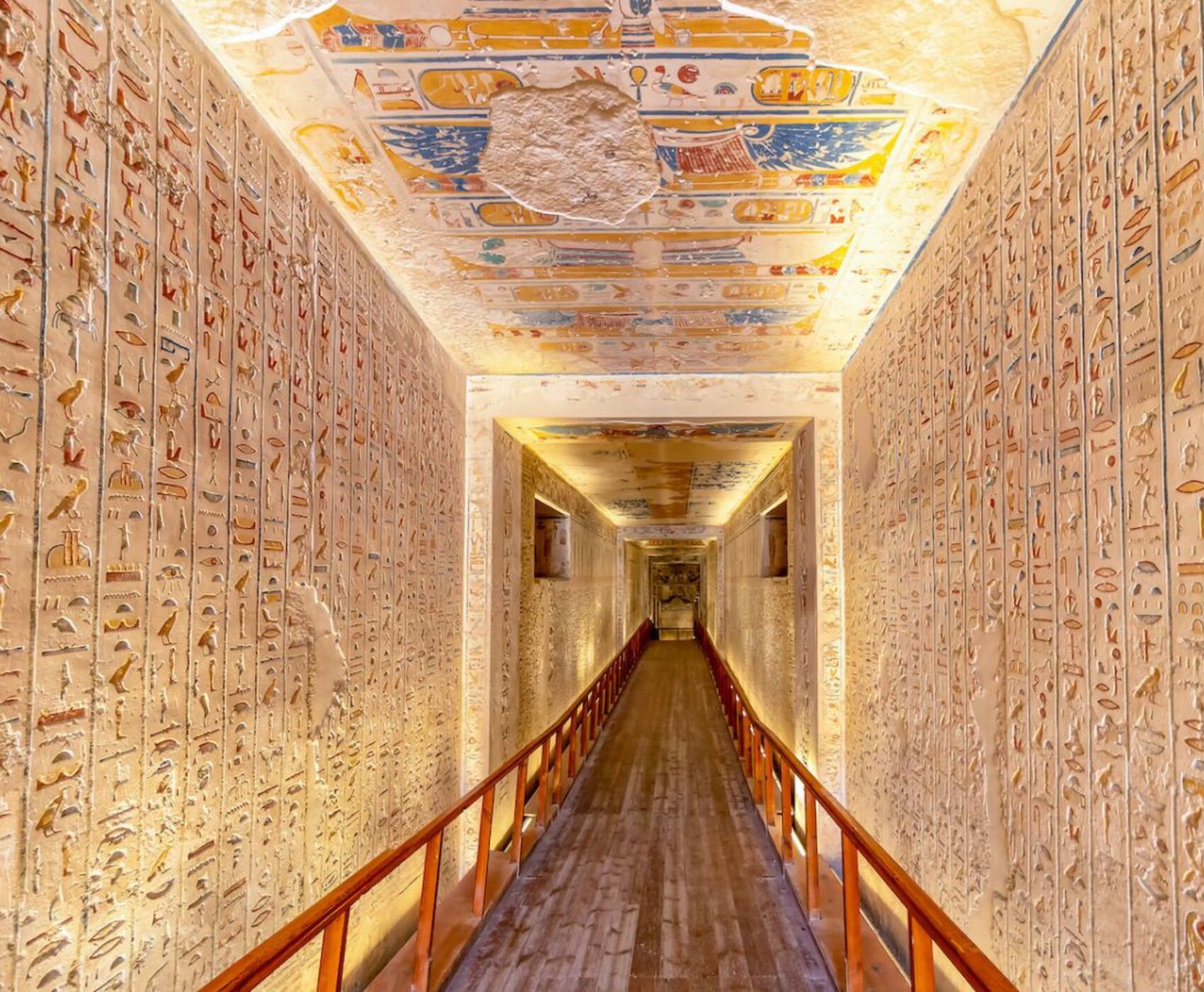 İSTANBUL ÇIKIŞLI NİL CRUİSE GEMİSİ İLE GİZEMLİ MISIR KAHİRE & PİRAMİTLER & ASWAN & LUXOR & TAPINAKLAR & HURGADA