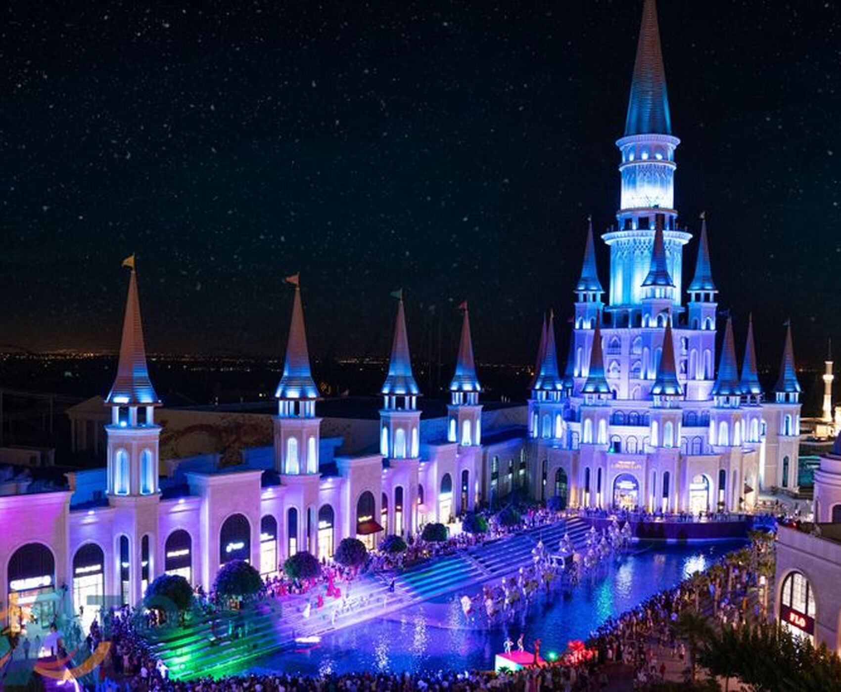 LAND OF LEGEND NIGHT SHOW