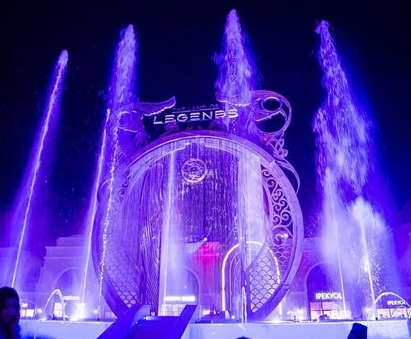 LAND OF LEGEND NIGHT SHOW